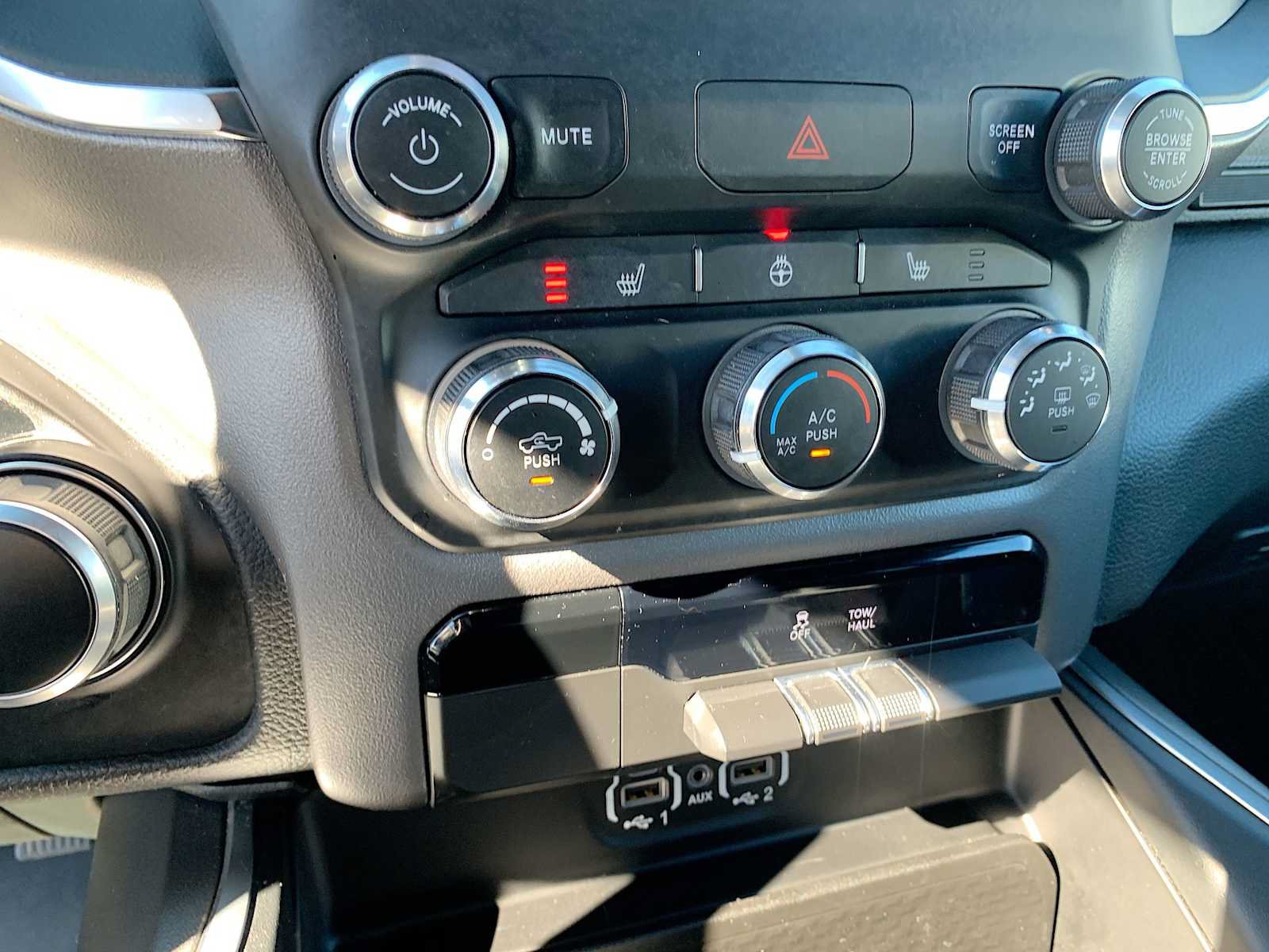 Used 2024 RAM 1500 Big Horn AWD/4WD image 17