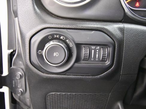 Used 2022 Jeep Wrangler Unlimited Sahara w/ Cold Weather Group image 17