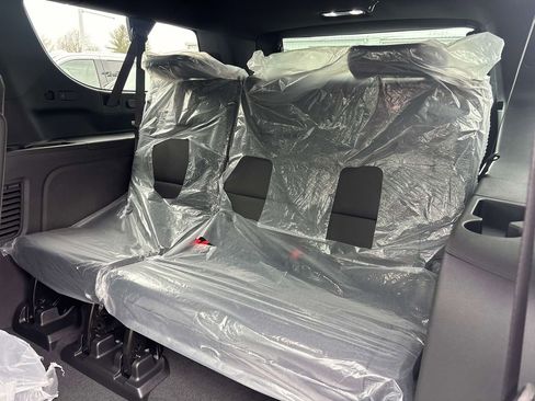 New 2026 GMC Yukon XL Denali w/ Denali Reserve Package image 6