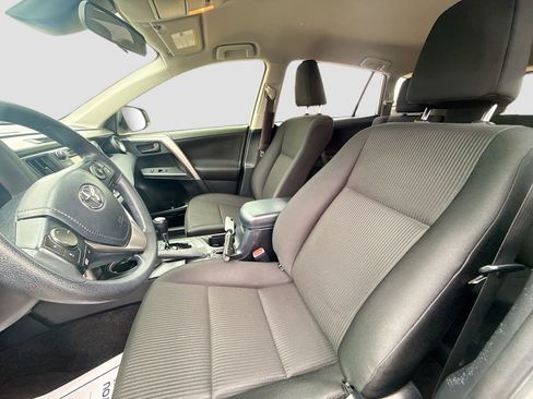 Used 2017 Toyota RAV4 LE image 29