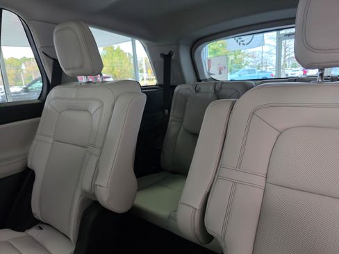 New 2026 Lincoln Aviator Reserve image 23