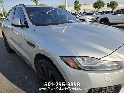 Used 2019 Jaguar F-PACE S AWD/4WD image 4