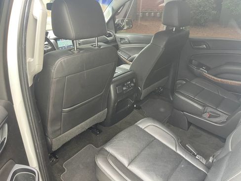 Used 2017 Chevrolet Suburban Premier RWD image 12