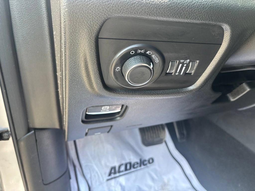Used 2024 Jeep Grand Cherokee Altitude AWD/4WD image 19