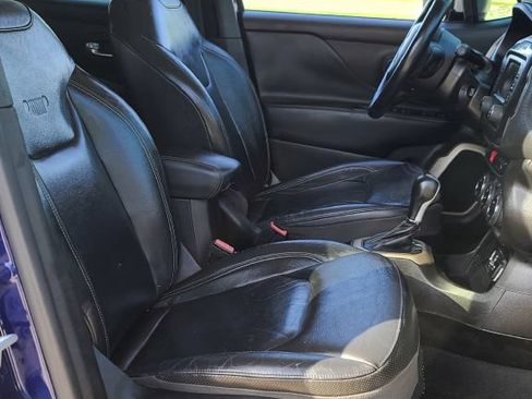 Used 2017 Jeep Renegade Limited FWD image 9