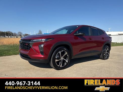 Used 2024 Chevrolet Trax RS w/ Driver Confidence Package FWD image 1