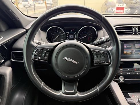 Used 2017 Jaguar F-PACE Prestige AWD/4WD image 15