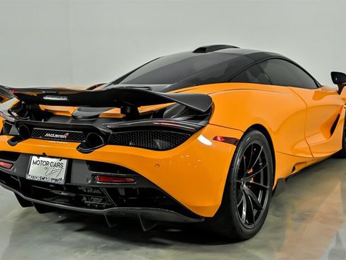 Used 2018 McLaren 720S Performance RWD image 12