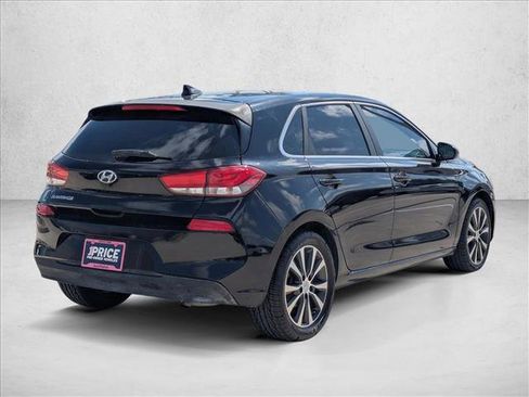 Used 2019 Hyundai Elantra GT FWD image 5