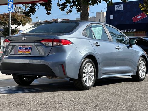 Used 2026 Toyota Corolla LE w/ LE Premium Package FWD image 4
