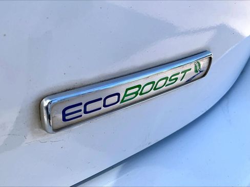 Used 2015 Ford Edge SE image 9