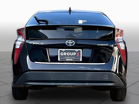 Used 2016 Toyota Prius Four FWD image 5