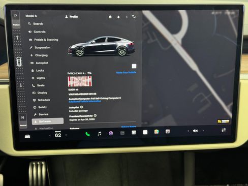 Used 2021 Tesla Model S Plaid image 31