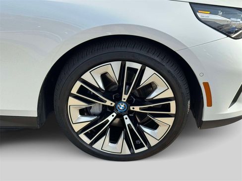 Certified 2025 BMW i5 xDrive40 w/ Premium Package image 7