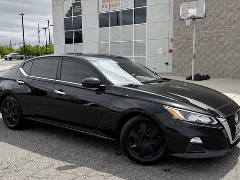 Used 2020 Nissan Altima 2.5 S FWD image 2