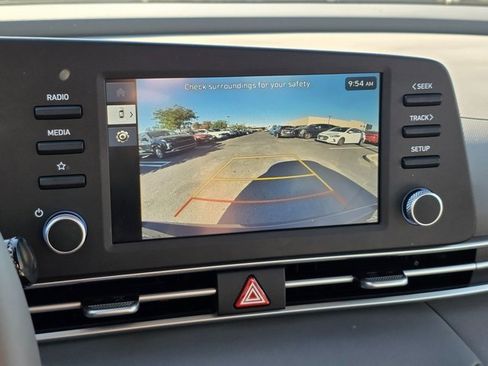 Certified 2025 Hyundai Elantra Sport image 22