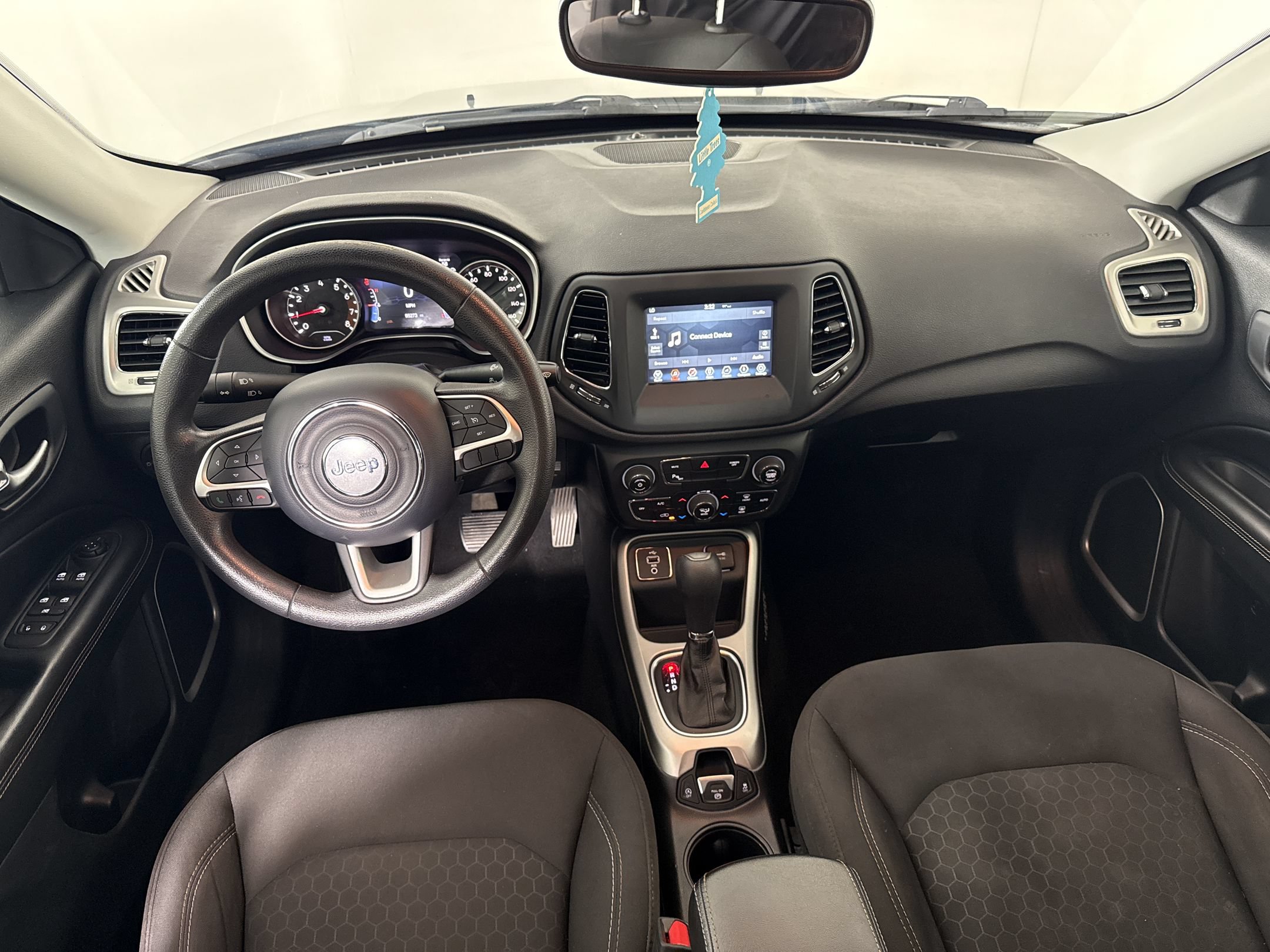 Used 2018 Jeep Compass Sport w/ Tech Group FWD image 14