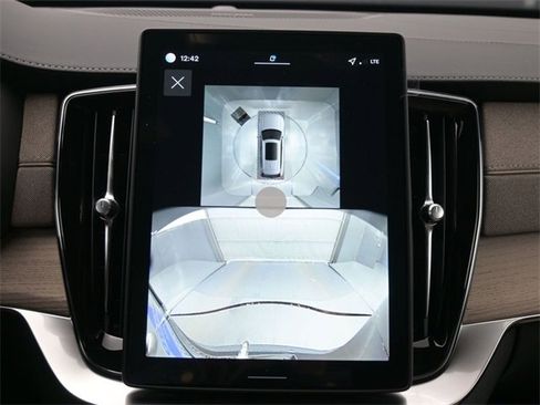 New 2026 Volvo XC90 B6 Ultra image 22