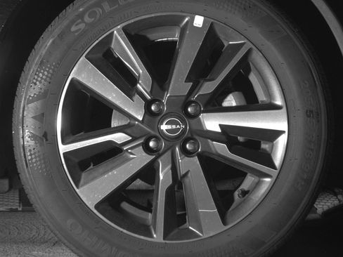 Used 2025 Nissan Versa SV FWD image 13