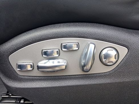Certified 2026 Porsche Macan AWD/4WD image 29