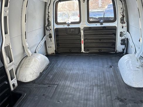 Used 2013 GMC Savana 2500 w/ Cold Climate Package image 15