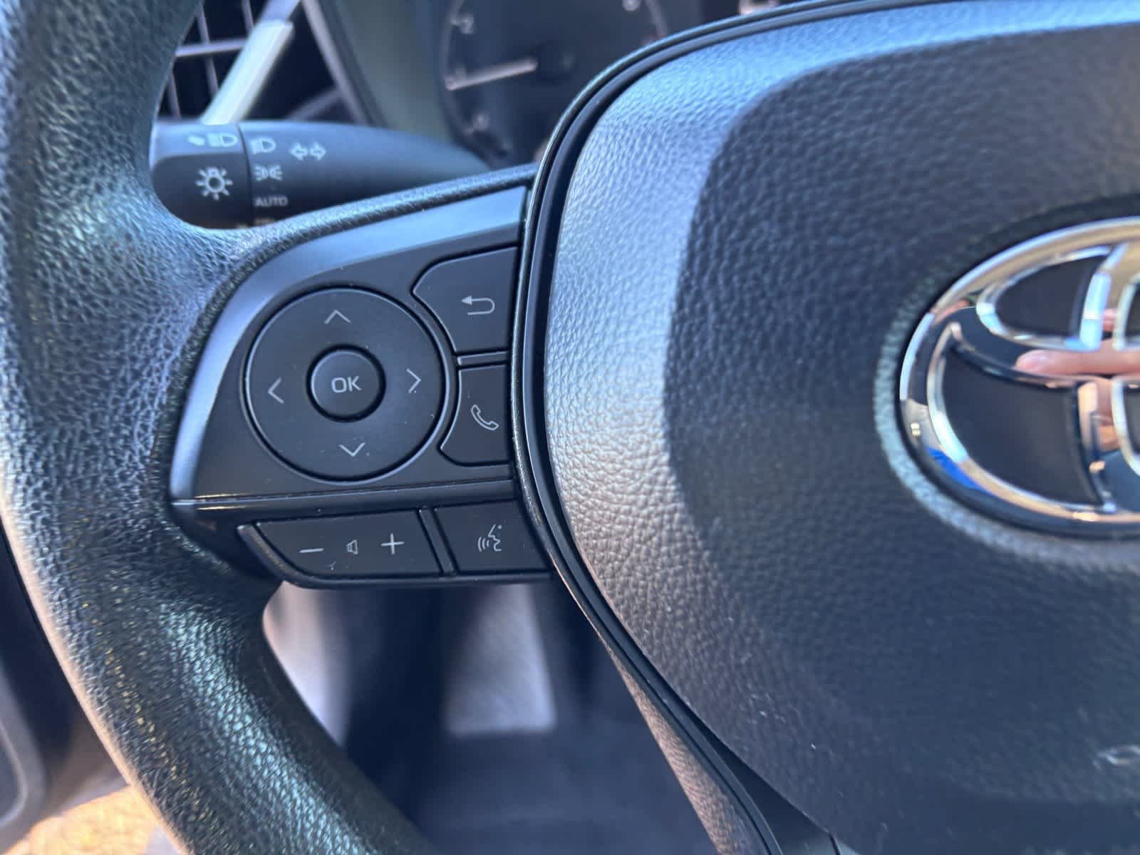 Used 2025 Toyota Corolla LE FWD image 17