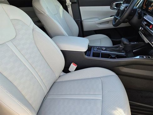New 2026 Kia Sorento S w/ S Panoramic Sunroof Package FWD image 22