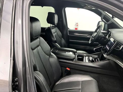 Used 2022 Jeep Wagoneer Series III w/ Convenience Group I image 7