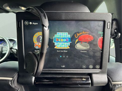 Used 2020 Chrysler Pacifica Limited FWD image 14