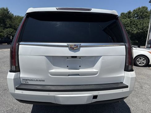 Used 2018 Cadillac Escalade Premium Luxury image 7