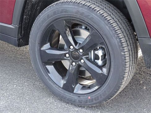 Used 2025 Jeep Grand Cherokee L Altitude image 19