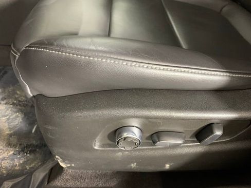 Used 2024 Cadillac XT4 Premium Luxury image 14