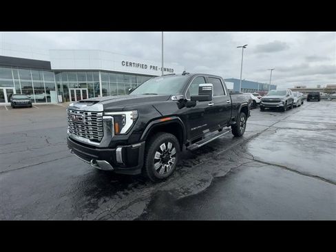 Used 2025 GMC Sierra 2500 Denali w/ Denali Reserve Package AWD/4WD image 4