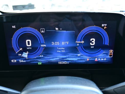 Used 2024 Chevrolet Blazer EV LT AWD/4WD image 33
