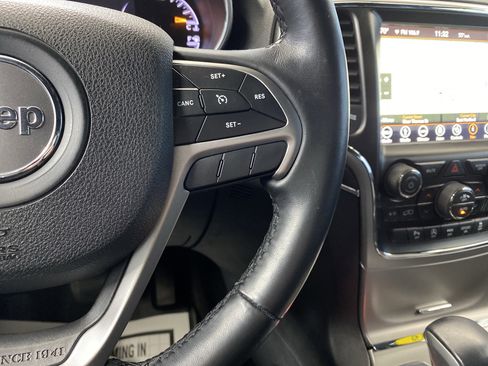 Used 2018 Jeep Grand Cherokee Limited image 22