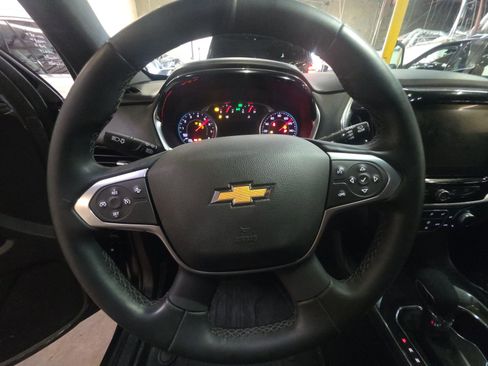 Used 2023 Chevrolet Traverse LT image 17