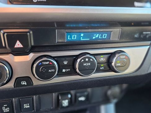 Used 2022 Toyota Tacoma SR5 w/ Technology Package image 25