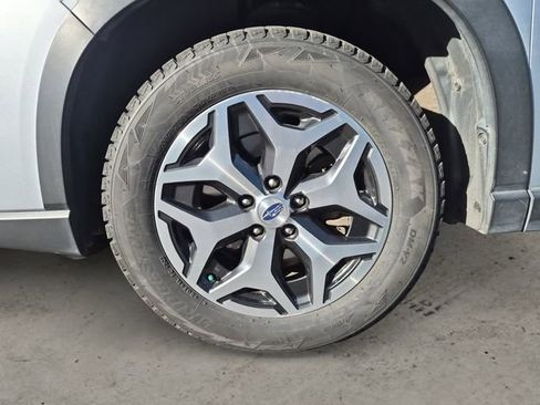 Used 2019 Subaru Forester Premium image 10