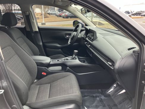 Certified 2025 Honda HR-V LX image 34