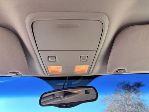 Used 2004 Lincoln LS image 36