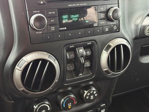 Used 2017 Jeep Wrangler Unlimited Sport w/ Quick Order Package 24S image 28