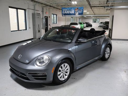 Used 2018 Volkswagen Beetle 2.0T S FWD image 2