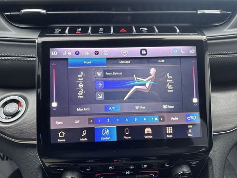 Used 2025 Jeep Grand Cherokee L Overland w/ Advanced Protech Group III AWD/4WD image 19