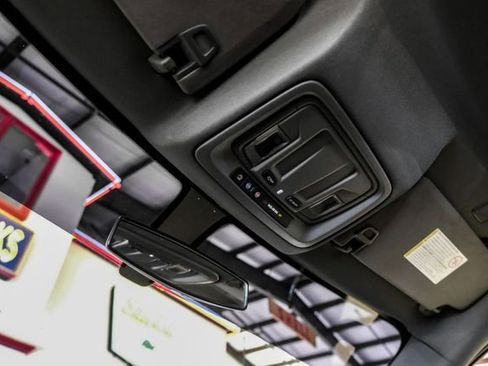 Used 2023 GMC Sierra 3500 Pro w/ Convenience Package image 24