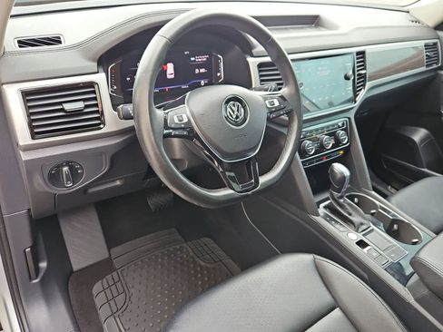 Used 2019 Volkswagen Atlas SEL FWD image 2