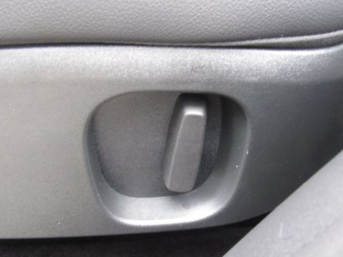 Used 2023 Land Rover Discovery S R-Dynamic AWD/4WD image 17