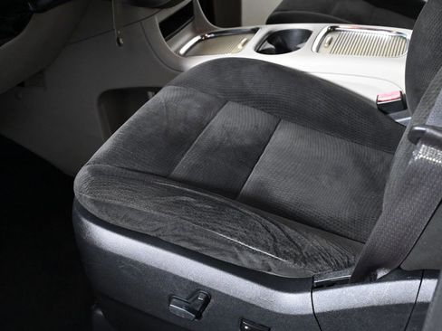 Used 2016 Dodge Grand Caravan SXT image 15