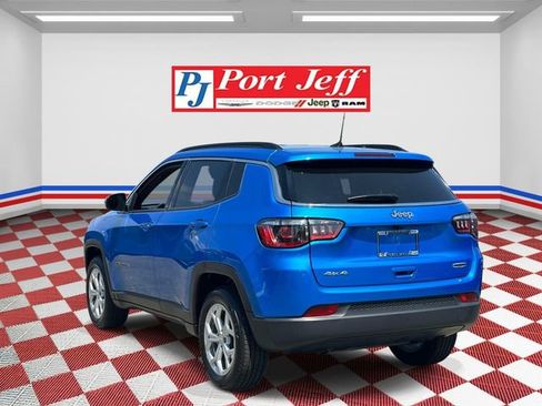 Used 2024 Jeep Compass Latitude AWD/4WD image 5