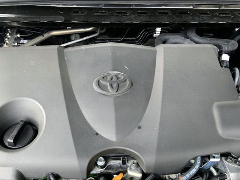 Used 2024 Toyota Camry SE FWD image 30