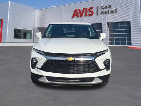 Used 2025 Chevrolet Blazer LT FWD image 2